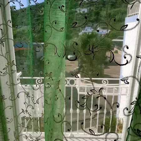 Apartman Monolocale Con Balcone Conchiglie Fiori A Le Forna