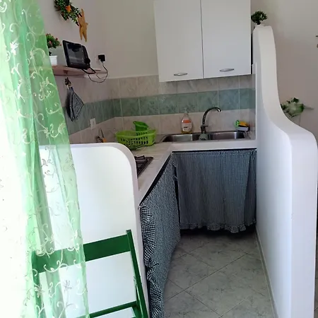 Apartman Monolocale Con Balcone Conchiglie Fiori A Le Forna *