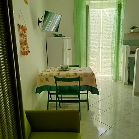 Апартаменты Monolocale Con Balcone Conchiglie Fiori A Le Forna Понца